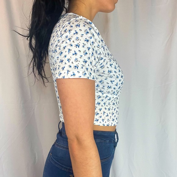 White Floral Crop Top - Picture 2 of 2